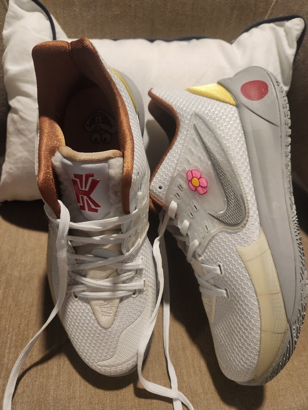 Nike Kyrie Low 2 Sandy Cheeks Spongebob Sneakers 10.5